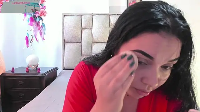 Snapshot of brianaGuzman chatting on 10/01/25, 07:42 brianaGuzman online show from 10/01/25, 07:42