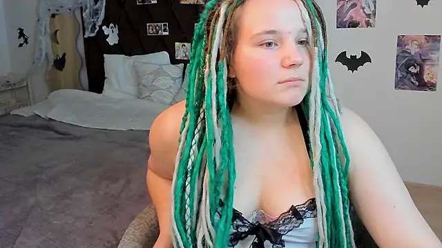 GloriaHylivi online show from 12/03/24, 06:28