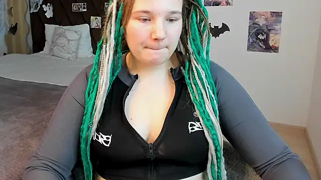 GloriaHylivi online show from 12/08/24, 11:46