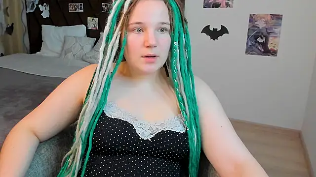 GloriaHylivi online show from 12/11/24, 05:04