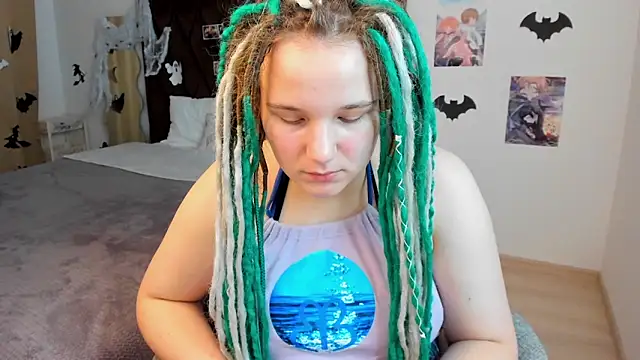 GloriaHylivi online show from 12/12/24, 03:27