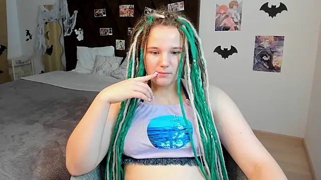 GloriaHylivi online show from 12/12/24, 06:31