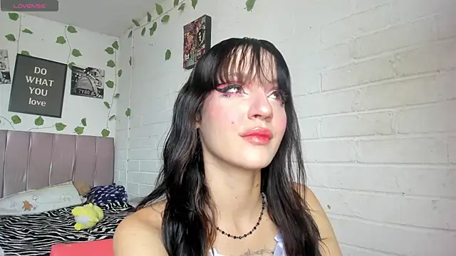 Snapshot of katt__black__ chatting on 05/11/26, 08:28 katt black online show from 05/11/26, 08:28