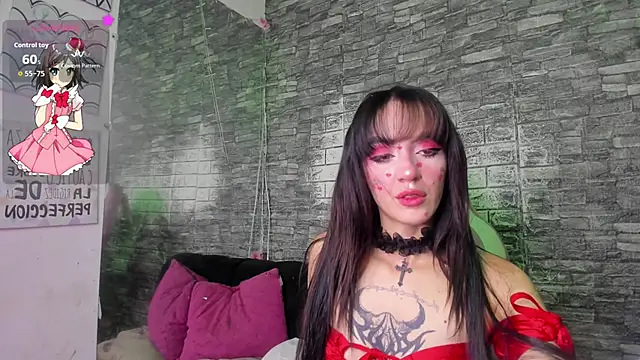 Snapshot of katt__black__ chatting on 05/28/26, 08:28 katt black online show from 05/28/26, 08:28