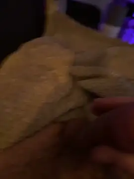 Snapshot of YoungCouple0604 chatting on 01/16/25, 12:55 YoungCouple0604 online show from 01/16/25, 12:55