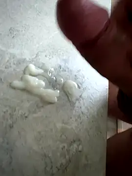 Snapshot of YoungCouple0604 chatting on 12/16/25, 09:36 YoungCouple0604 online show from 12/16/25, 09:36