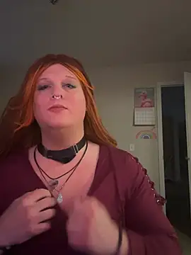 Snapshot of EmberLee chatting on 02/18/25, 11:30 EmberLee online show from 02/18/25, 11:30