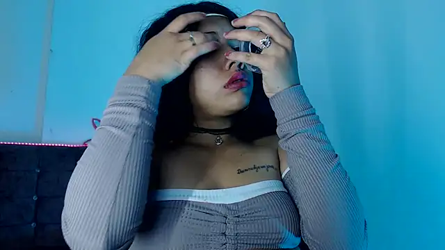 lily jamesx online show from 11/28/25, 01:36