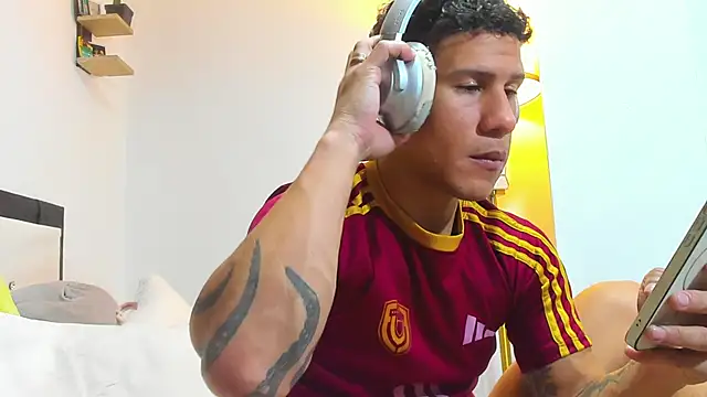 nakedfoam1 online show from 04/21/26, 04:19