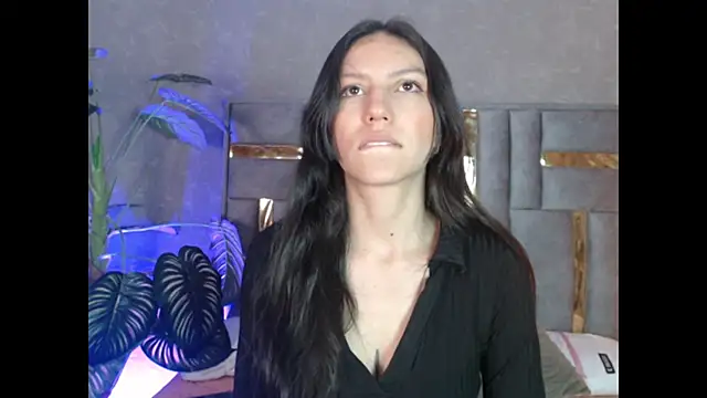 Snapshot of Bianca_ks chatting on 11/11/25, 03:06 Bianca ks online show from 11/11/25, 03:06