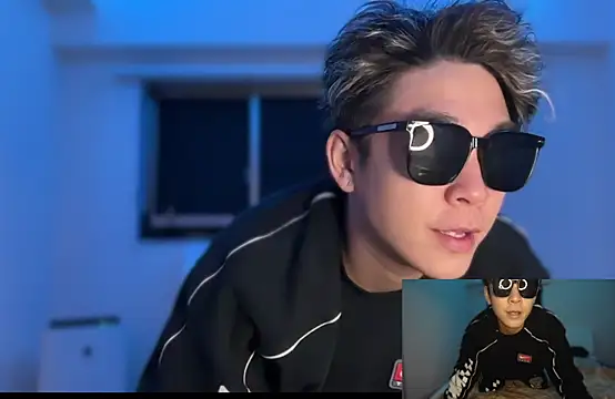 Snapshot of guerrilla_gansya722 chatting on 02/10/25, 01:11 guerrilla gansya722 online show from 02/10/25, 01:11