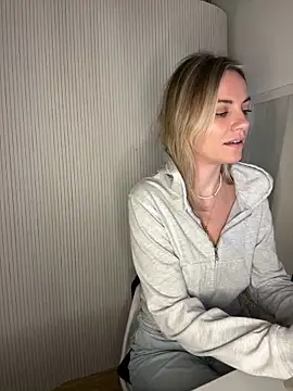 Milla  one online show from 12/20/25, 03:30