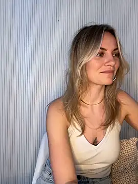 Milla  one online show from 02/26/26, 01:21