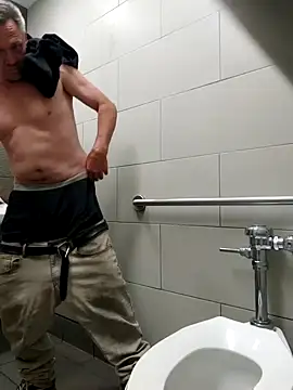 ed44435 online show from 10/28/25, 04:27