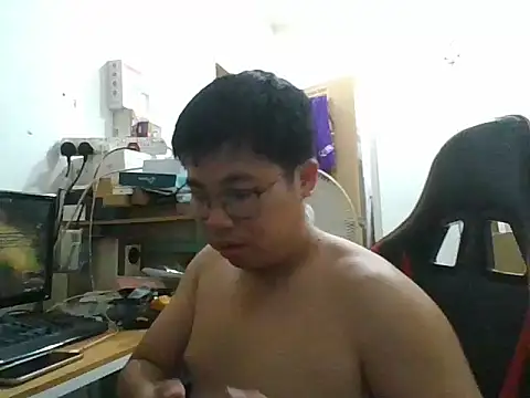 Snapshot of shyboymasturbation chatting on 02/06/25, 01:43 shyboymasturbation online show from 02/06/25, 01:43