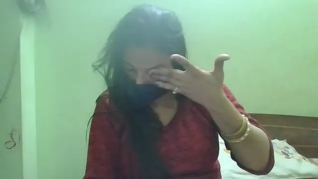 Snapshot of couplesuni chatting on 12/07/24, 09:06 couplesuni online show from 12/07/24, 09:06