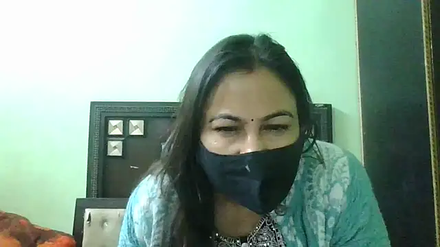 Snapshot of couplesuni chatting on 12/17/24, 10:34 couplesuni online show from 12/17/24, 10:34