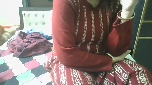 Snapshot of couplesuni chatting on 12/20/24, 10:49 couplesuni online show from 12/20/24, 10:49