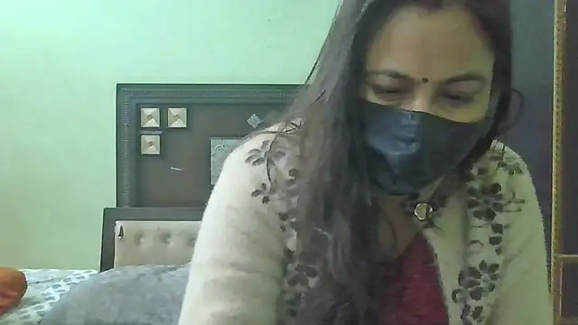 Snapshot of couplesuni chatting on 12/23/24, 03:29 couplesuni online show from 12/23/24, 03:29