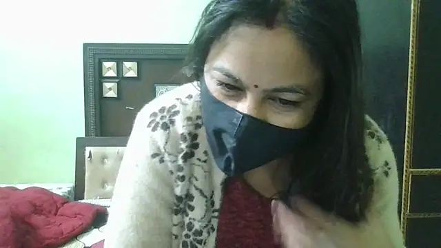 Snapshot of couplesuni chatting on 12/25/24, 03:50 couplesuni online show from 12/25/24, 03:50