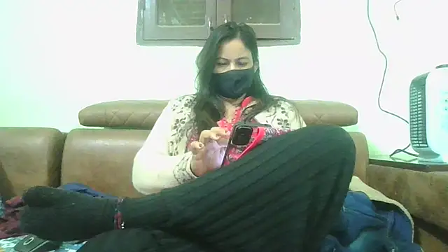 Snapshot of couplesuni chatting on 01/05/25, 02:49 couplesuni online show from 01/05/25, 02:49