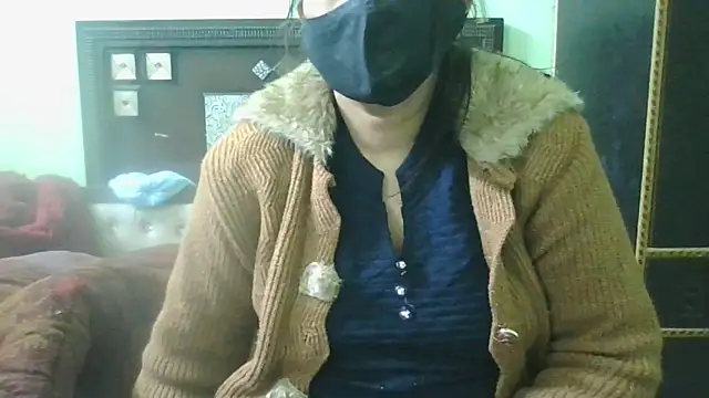 Snapshot of couplesuni chatting on 01/16/25, 11:26 couplesuni online show from 01/16/25, 11:26