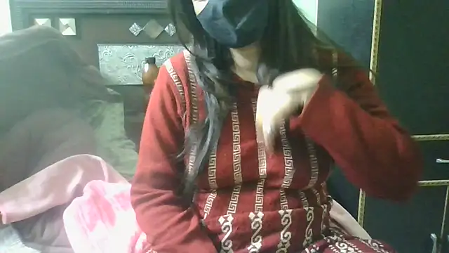 Snapshot of couplesuni chatting on 01/17/25, 11:06 couplesuni online show from 01/17/25, 11:06