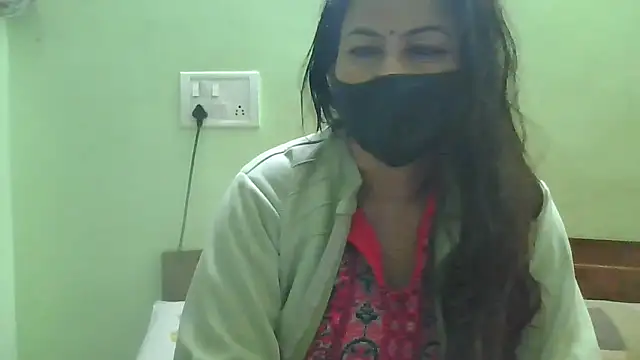 Snapshot of couplesuni chatting on 01/19/25, 10:06 couplesuni online show from 01/19/25, 10:06