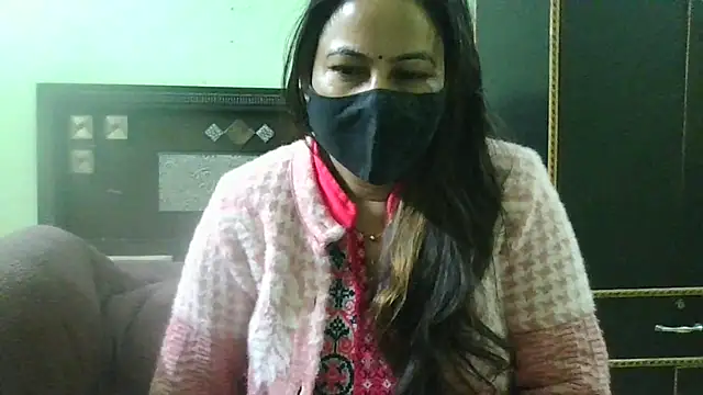 Snapshot of couplesuni chatting on 01/21/25, 03:48 couplesuni online show from 01/21/25, 03:48