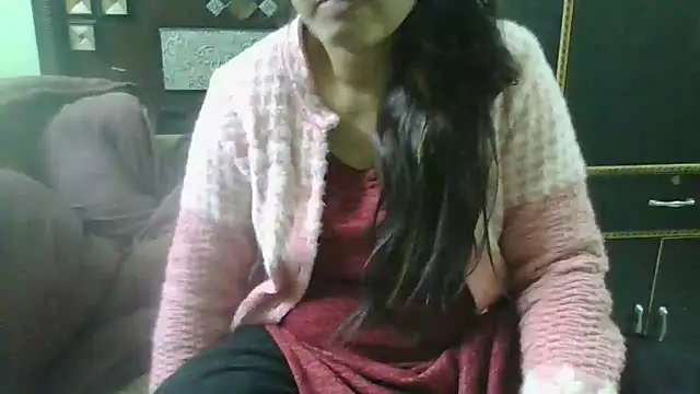 Snapshot of couplesuni chatting on 01/28/25, 04:08 couplesuni online show from 01/28/25, 04:08