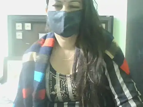 Snapshot of couplesuni chatting on 02/05/25, 05:09 couplesuni online show from 02/05/25, 05:09