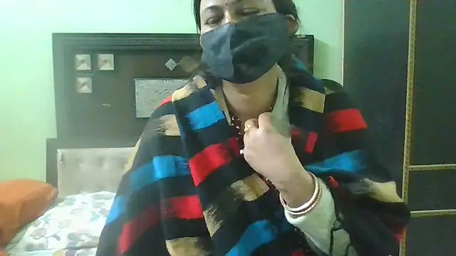 Snapshot of couplesuni chatting on 02/07/25, 10:50 couplesuni online show from 02/07/25, 10:50