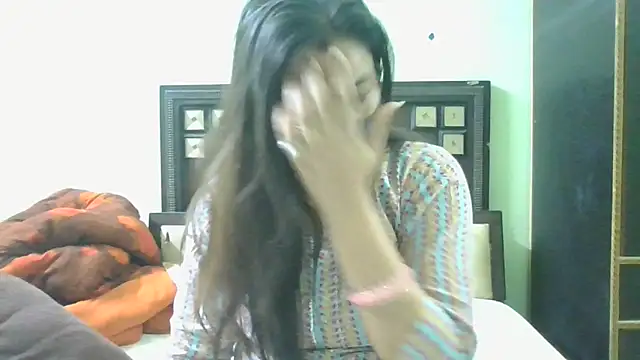 Snapshot of couplesuni chatting on 03/09/25, 05:33 couplesuni online show from 03/09/25, 05:33