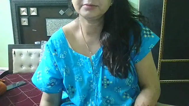 Snapshot of couplesuni chatting on 10/09/25, 02:42 couplesuni online show from 10/09/25, 02:42