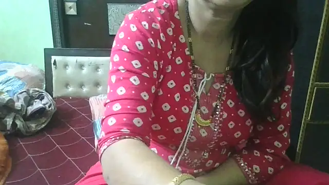 Snapshot of couplesuni chatting on 10/25/25, 03:36 couplesuni online show from 10/25/25, 03:36