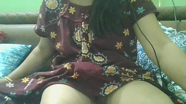 Snapshot of couplesuni chatting on 11/06/25, 05:41 couplesuni online show from 11/06/25, 05:41