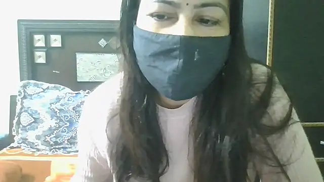 Snapshot of couplesuni chatting on 11/24/25, 03:39 couplesuni online show from 11/24/25, 03:39