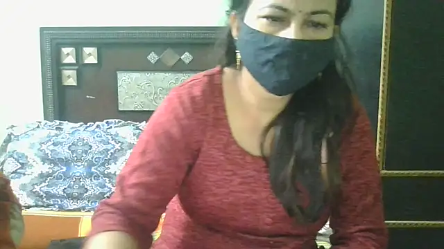 Snapshot of couplesuni chatting on 11/25/25, 03:39 couplesuni online show from 11/25/25, 03:39