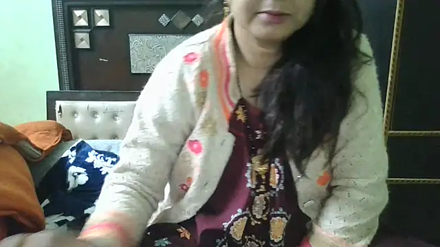 Snapshot of couplesuni chatting on 11/30/25, 06:28 couplesuni online show from 11/30/25, 06:28