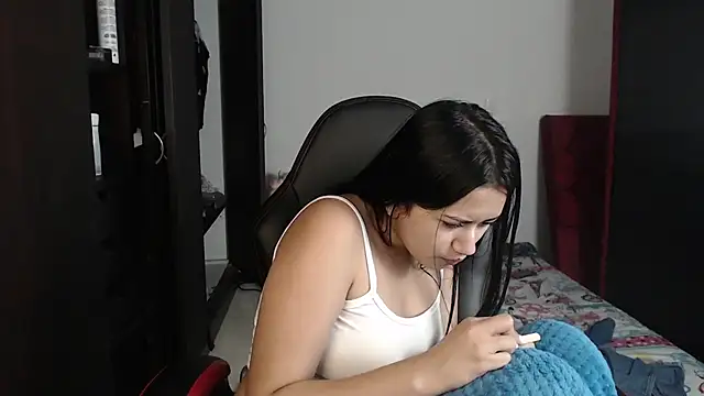 Snapshot of kayla_k18 chatting on 02/22/25, 11:24 kayla k18 online show from 02/22/25, 11:24