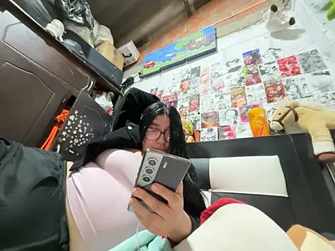 dafne19  online show from 04/10/26, 03:34