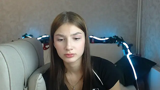 Snapshot of AnaHoney chatting on 12/02/24, 04:31 AnaHoney online show from 12/02/24, 04:31