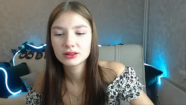 Snapshot of AnaHoney chatting on 12/14/24, 12:55 AnaHoney online show from 12/14/24, 12:55