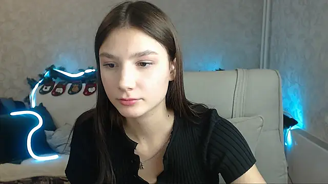 Snapshot of AnaHoney chatting on 12/21/24, 04:41 AnaHoney online show from 12/21/24, 04:41