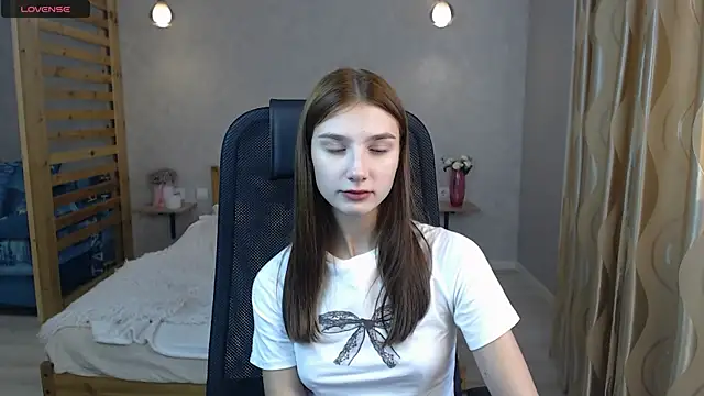 Snapshot of AnaHoney chatting on 09/27/25, 02:16 AnaHoney online show from 09/27/25, 02:16