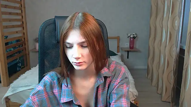 Snapshot of AnaHoney chatting on 10/21/25, 03:07 AnaHoney online show from 10/21/25, 03:07