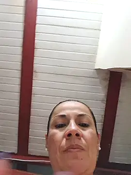 Snapshot of Zaralu_ chatting on 12/27/24, 11:10 Zaralu online show from 12/27/24, 11:10