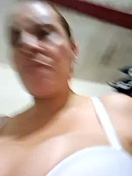 Snapshot of Zaralu_ chatting on 01/02/25, 11:38 Zaralu online show from 01/02/25, 11:38