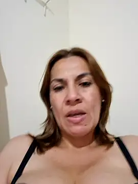 Snapshot of Zaralu_ chatting on 01/10/25, 01:21 Zaralu online show from 01/10/25, 01:21