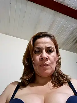 Snapshot of Zaralu_ chatting on 01/28/25, 10:56 Zaralu online show from 01/28/25, 10:56